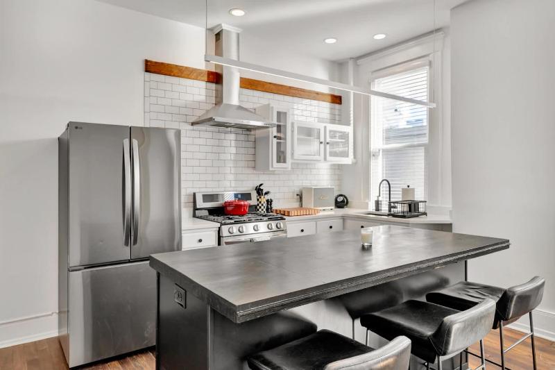 Charming Home Steps from Louisville Best Spots - image 22