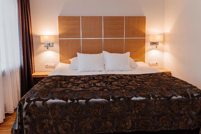 Family Suite (2 Adults + 2 Children) with Balcony and City View image 4