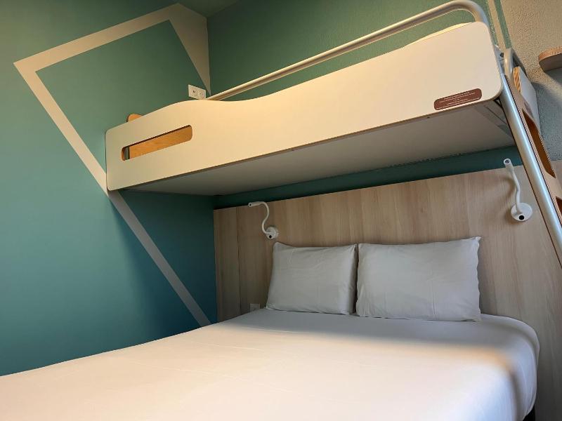 Triple Room with One Double Bed and One Bunk Bed image 4
