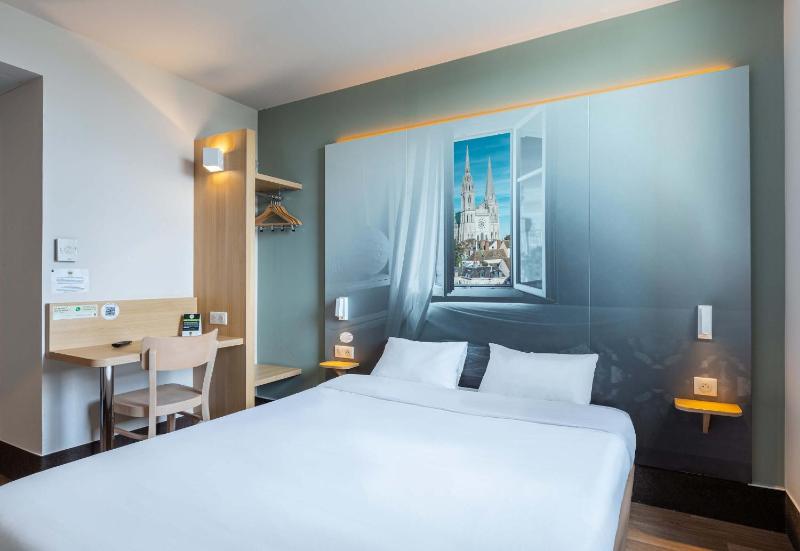 Double Room image 1