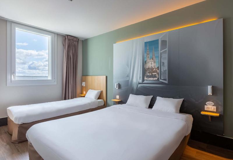 Triple Room image 1