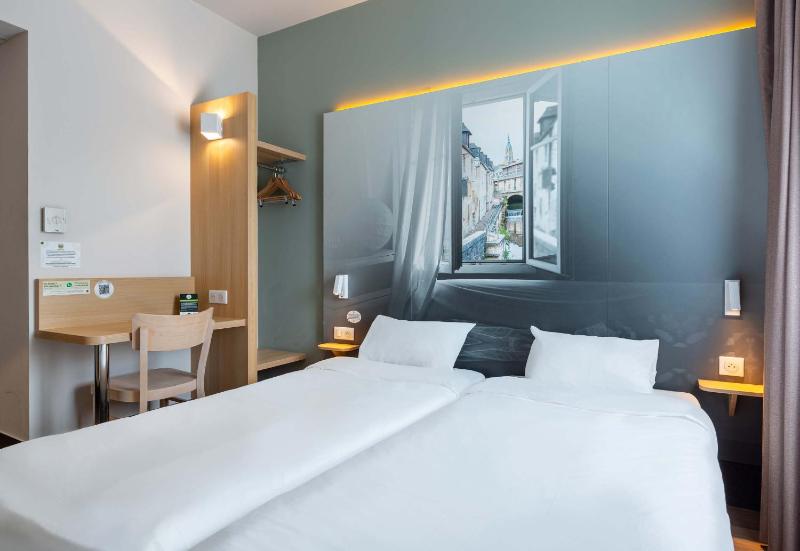 Twin Room image 1