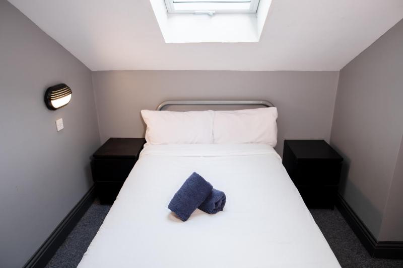 Double Room image 3