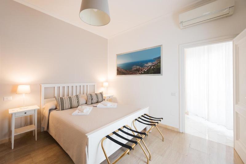 Panoramic Rooms Salerno - image 8