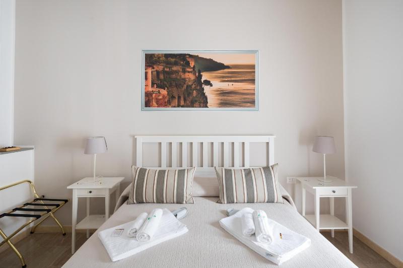 Panoramic Rooms Salerno - image 25