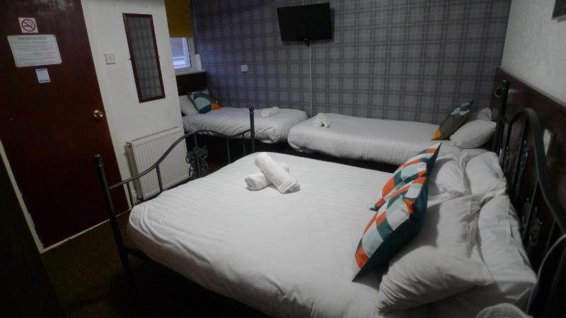 Quadruple Room image 2