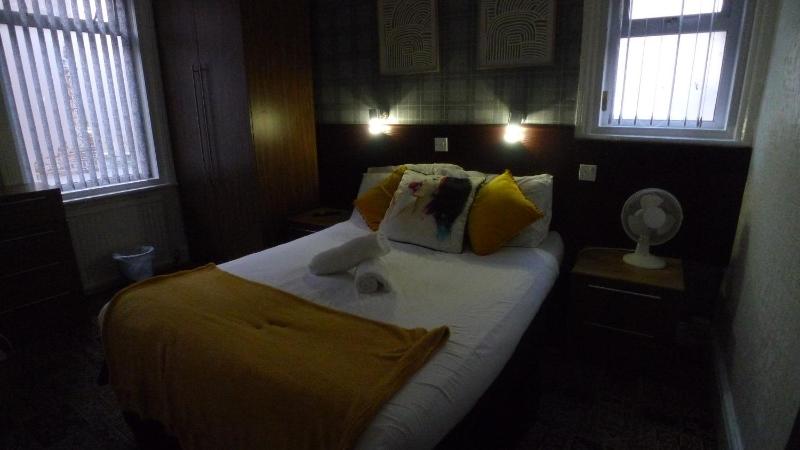 Double Room image 4