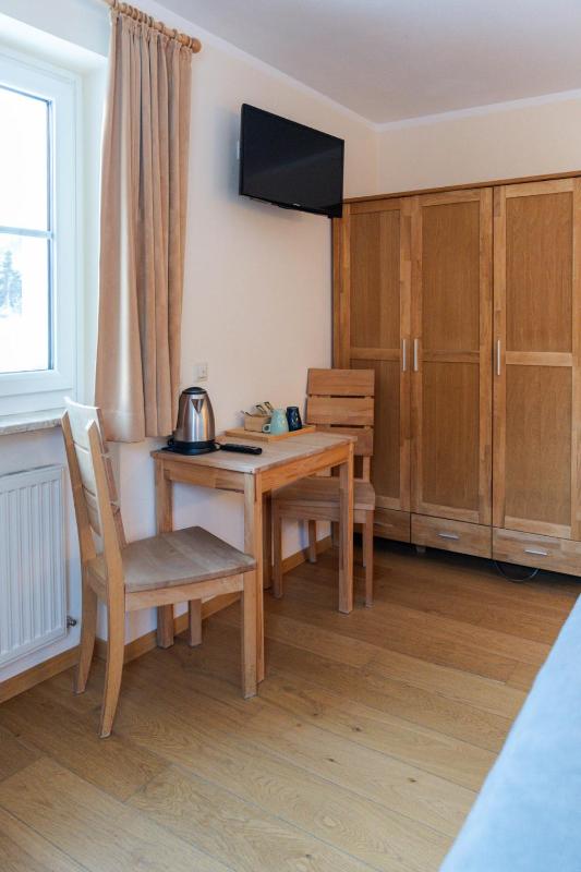 Standard Family Room image 4