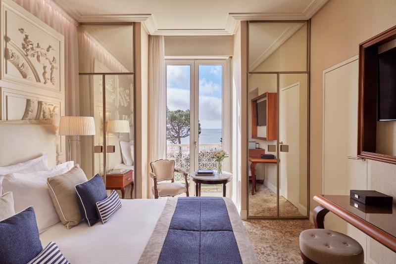 Deluxe Room with Sea View image 1