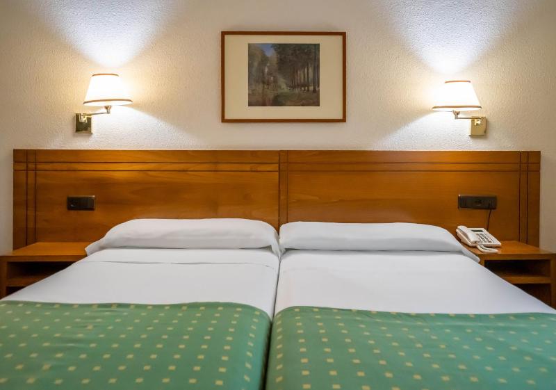 Single Room image 4
