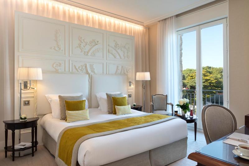 Superior Double Room image 4