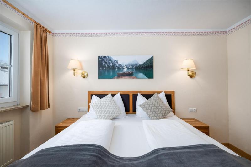 One-Bedroom Apartment image 1