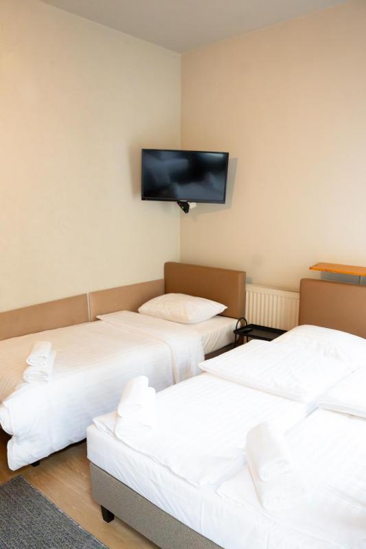 Standard Triple Room image 1