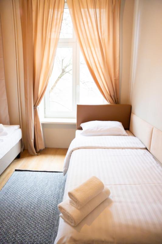 Standard Triple Room image 3