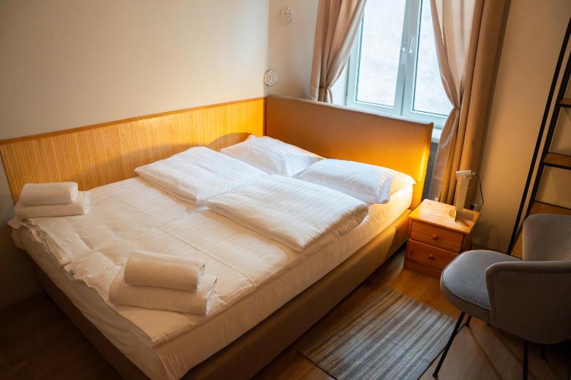 Double Room with Shared Bathroom image 1