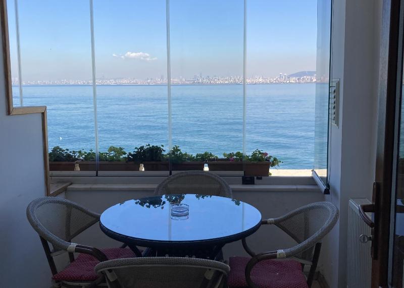 Deluxe Double Room with Sea View image 2