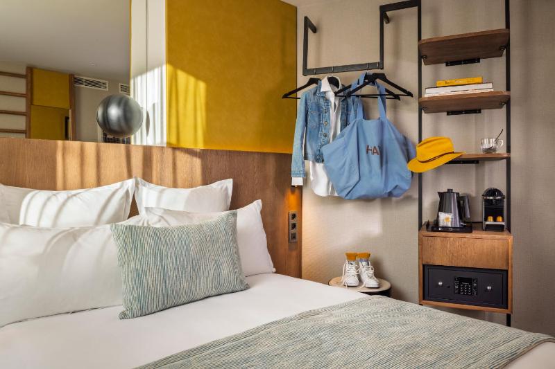 Classic Single Room image 3