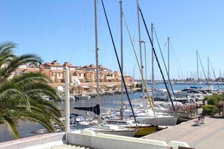 Appartement cosy avec vue et piscine sur le port - GN400-013 - image 11