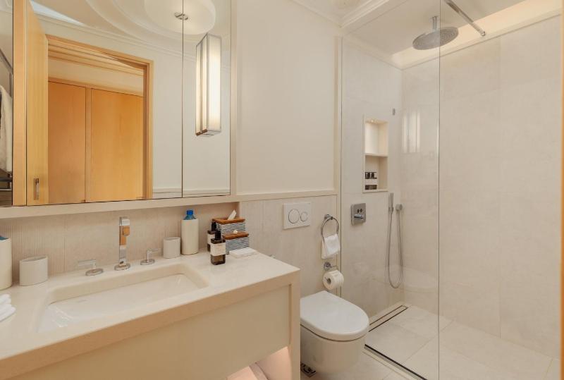 Classic King Room image 1