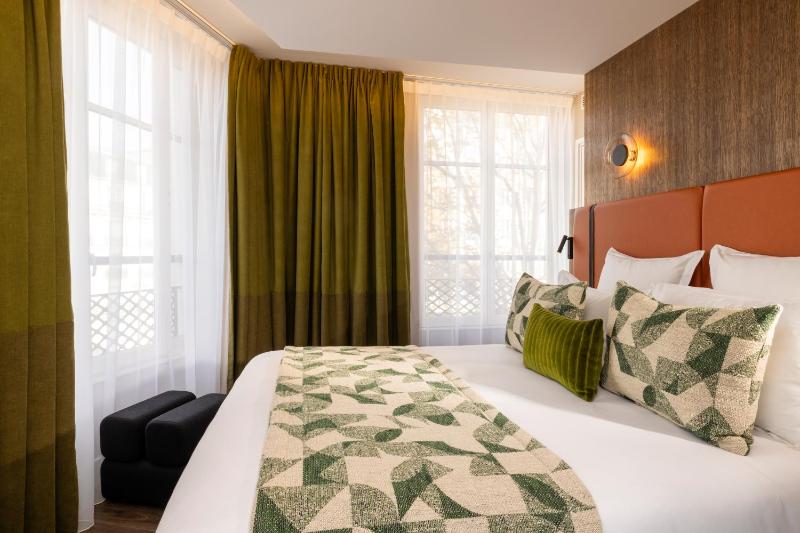 Superior Double Room image 3