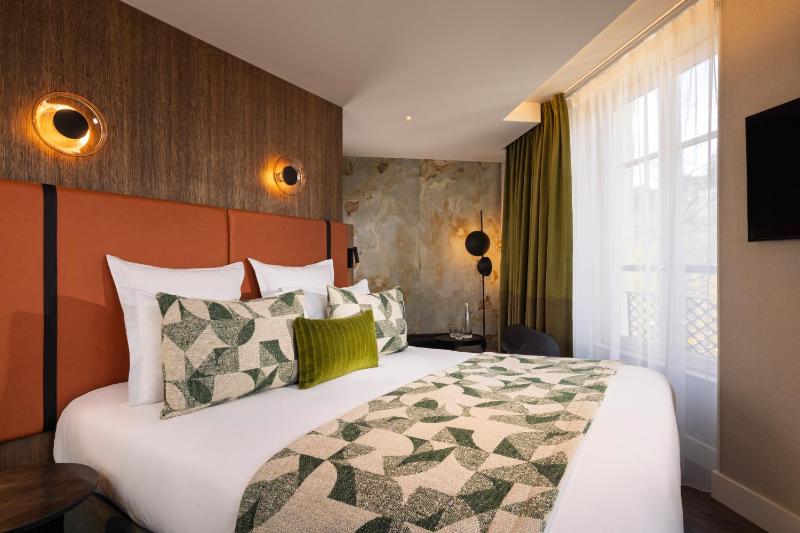 Superior Double Room image 4