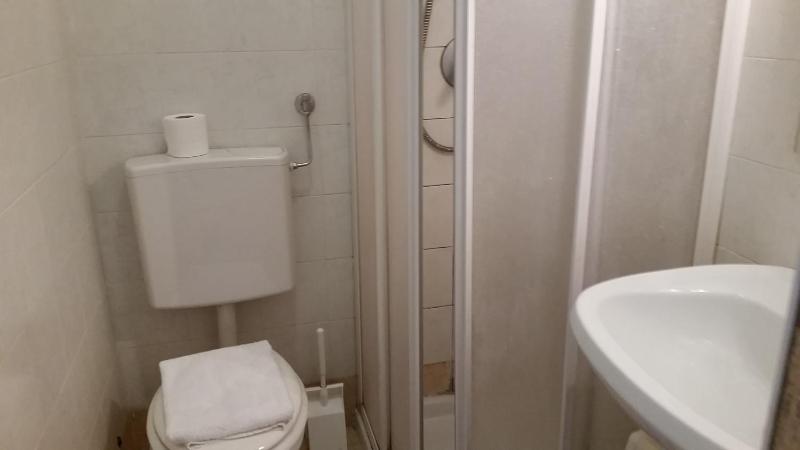 Triple Room with Private Bathroom image 2