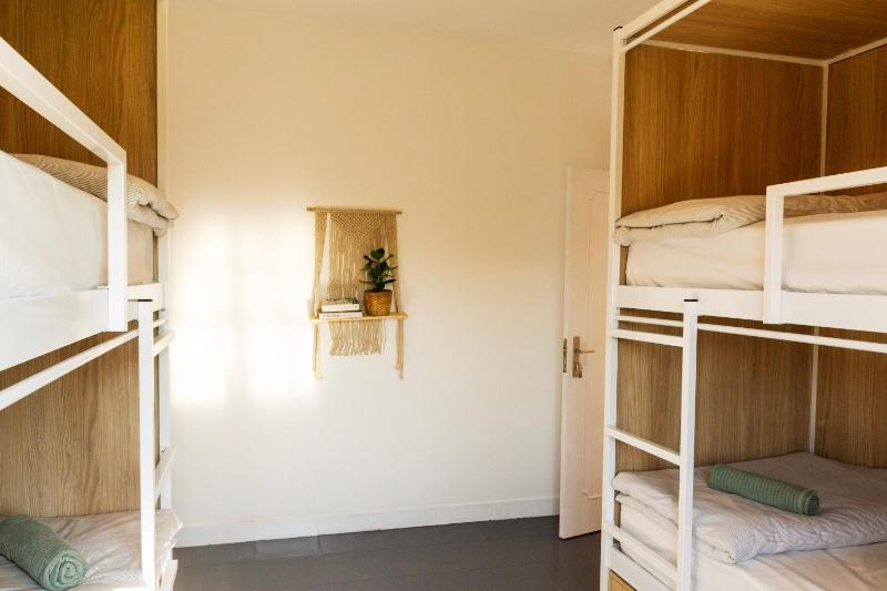 Bed in 4-Bed Mixed Dormitory Room image 3