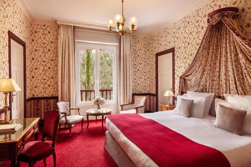 Deluxe Double Room image 3