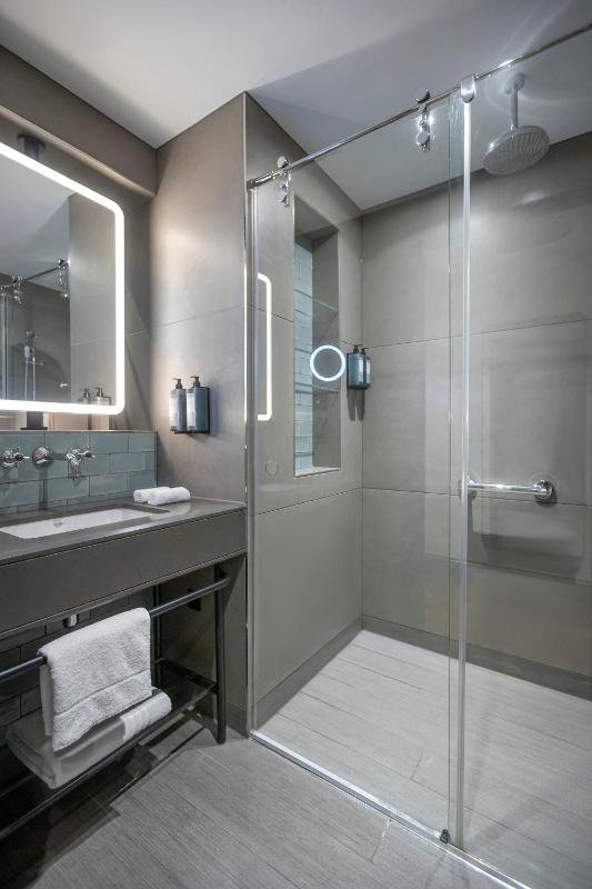 Executive Double Room image 3