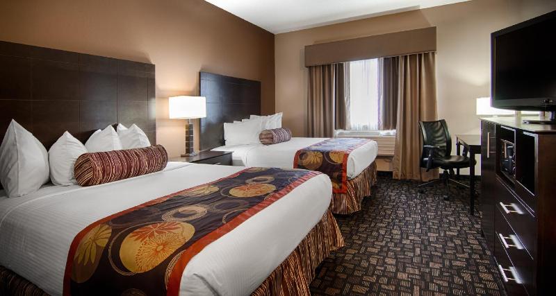 Queen Room with Two Queen Beds - Non-Smoking image 1
