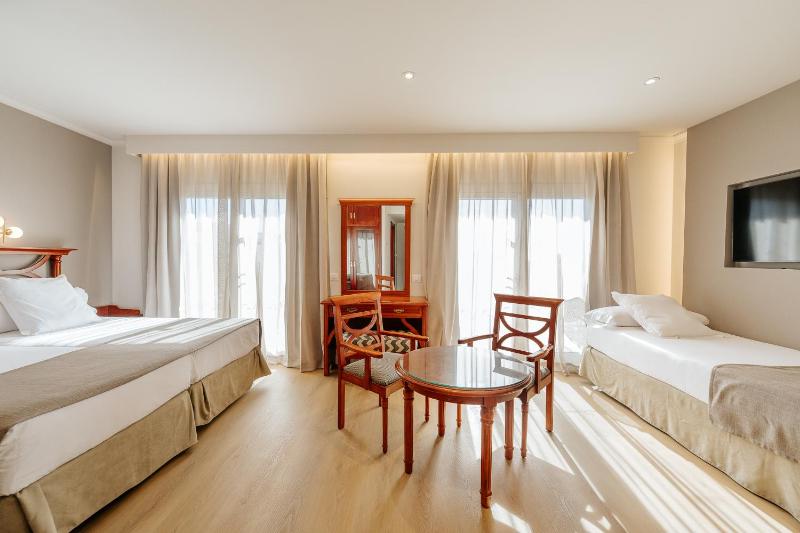 Comfort Triple Room image 3
