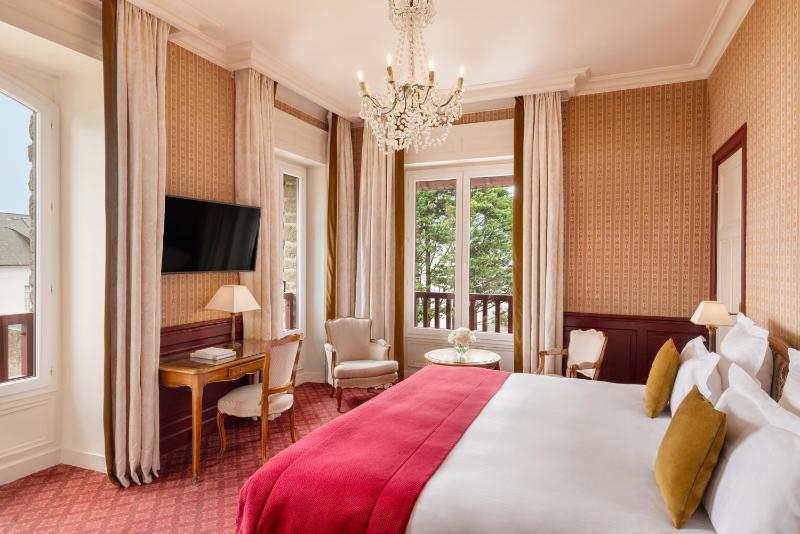 Superior Double Room with Sea View image 1