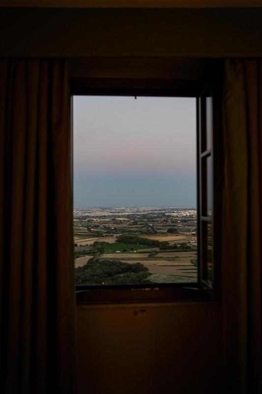 Deluxe Suite With Panoramic View image 3