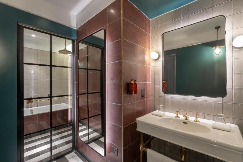 Junior Suite image 2