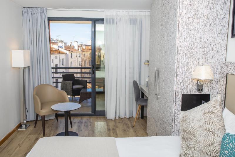 Superior Double Room - Free Spa Access image 4