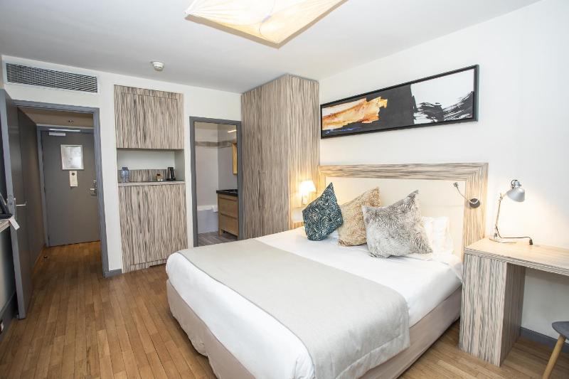 Classic Double Room - Free Spa Access image 3