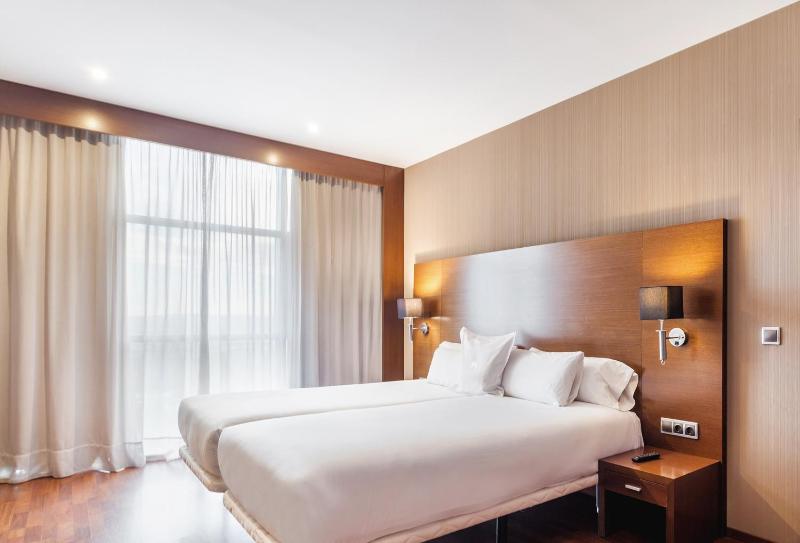 Twin Room image 1