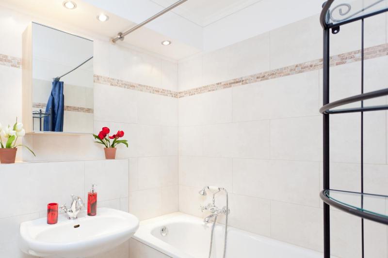 Three-Bedroom Apartment image 4