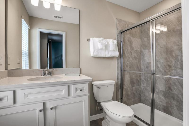 Serene Oasis: 7 Bedroom Villa in Orlando6668 - image 25
