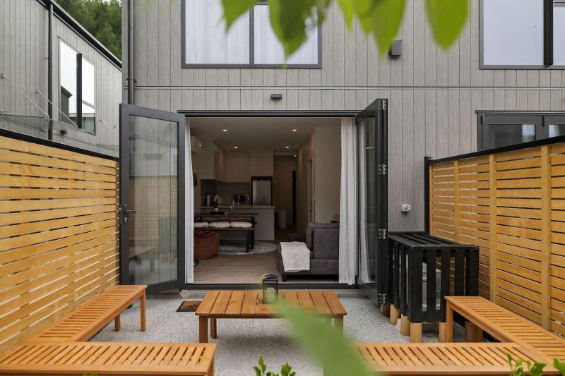 Coronet Adventure Villa | Arthurs Point Stay Near Ski & Hot Pools - image 6