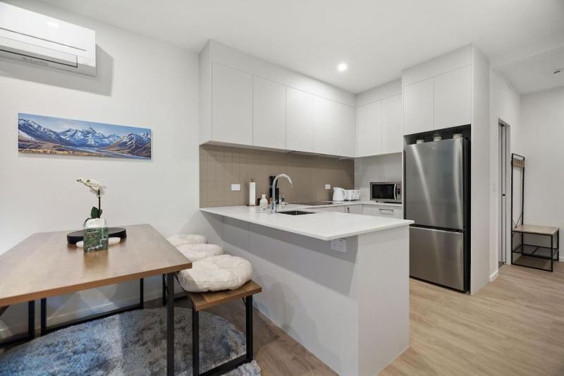 Coronet Adventure Villa | Arthurs Point Stay Near Ski & Hot Pools - image 4