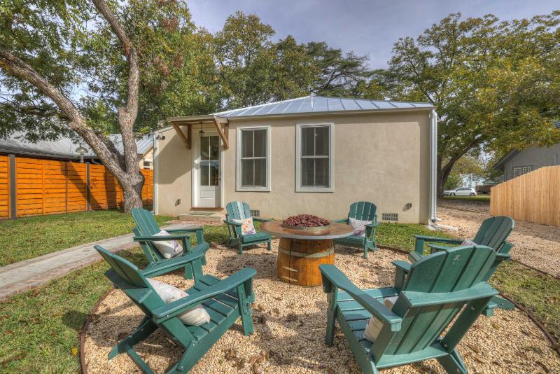 Historic Cottage with Fire Pit - 2 Blks to Main! - image 17