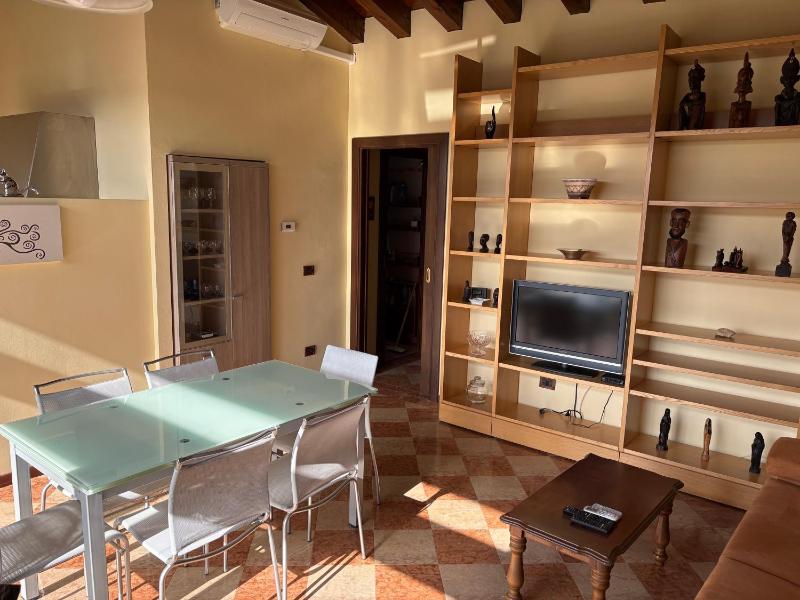 Two-Bedroom Apartment with Lake View - Annex image 1