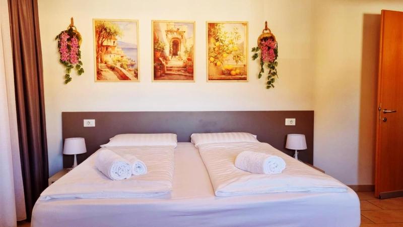 Double or Twin Room image 2