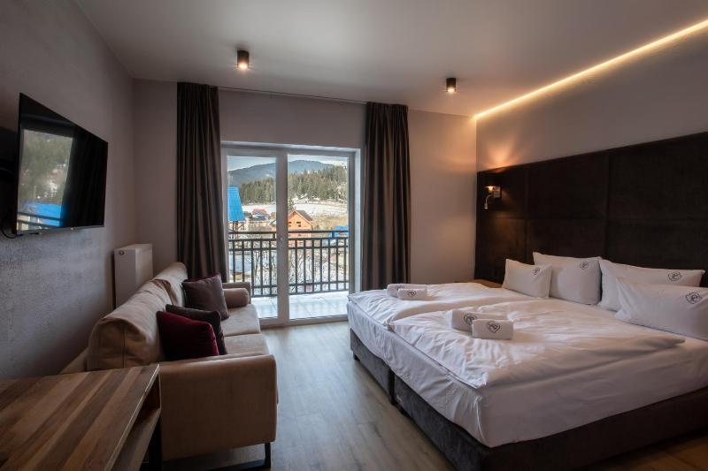 Superior Double or Twin Room with Spa Access image 1