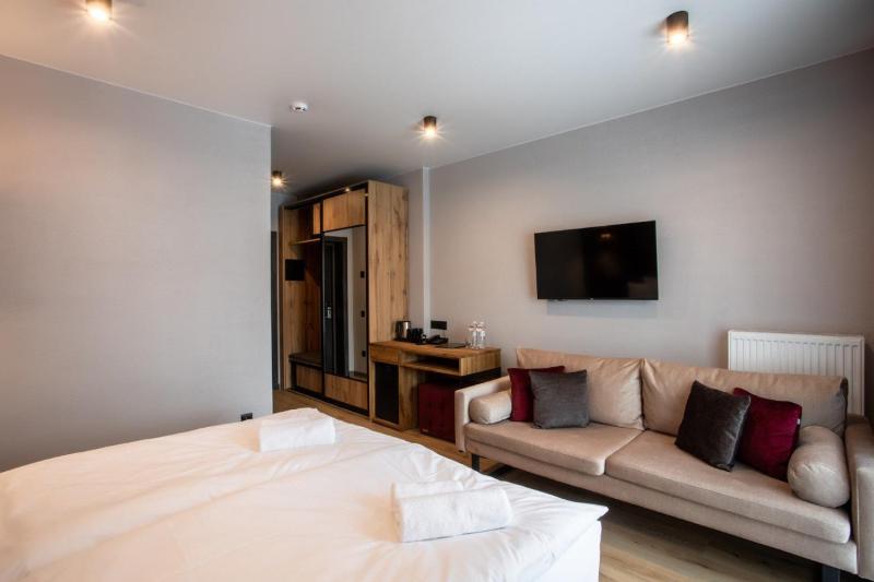 Standard Double or Twin Room with Spa Access image 3