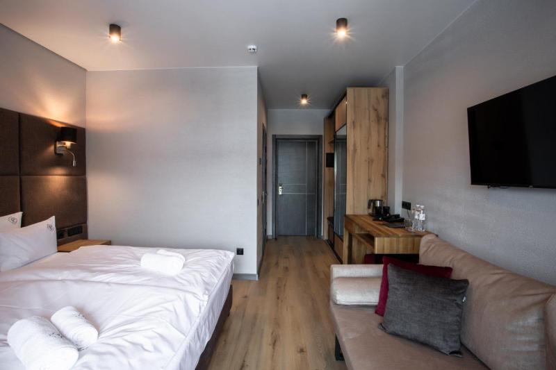 Standard Double or Twin Room with Spa Access image 1