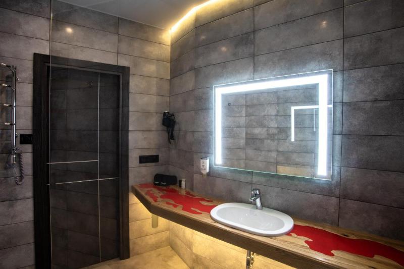 Deluxe Double Room with Spa Access image 2