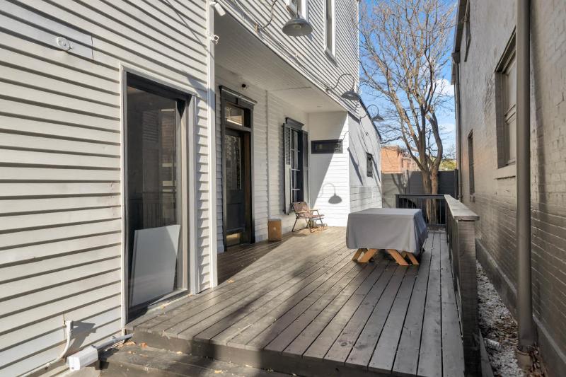 Charming Home Steps from Louisville Best Spots - image 7