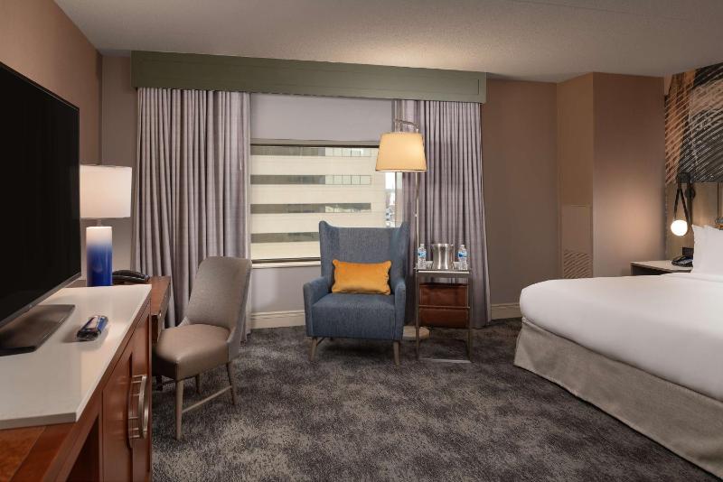 King Room with Spa Bath image 1